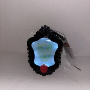 Disney Villains Evil Queen Mirror Light Up PocketBac Holder Bath & Body Works Nw